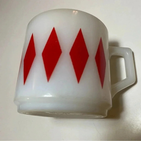 SOLD Vintage Fire King Anchor Hocking Mug Milk Glass Harlequin Red Diamond USA - Picture 2 of 8